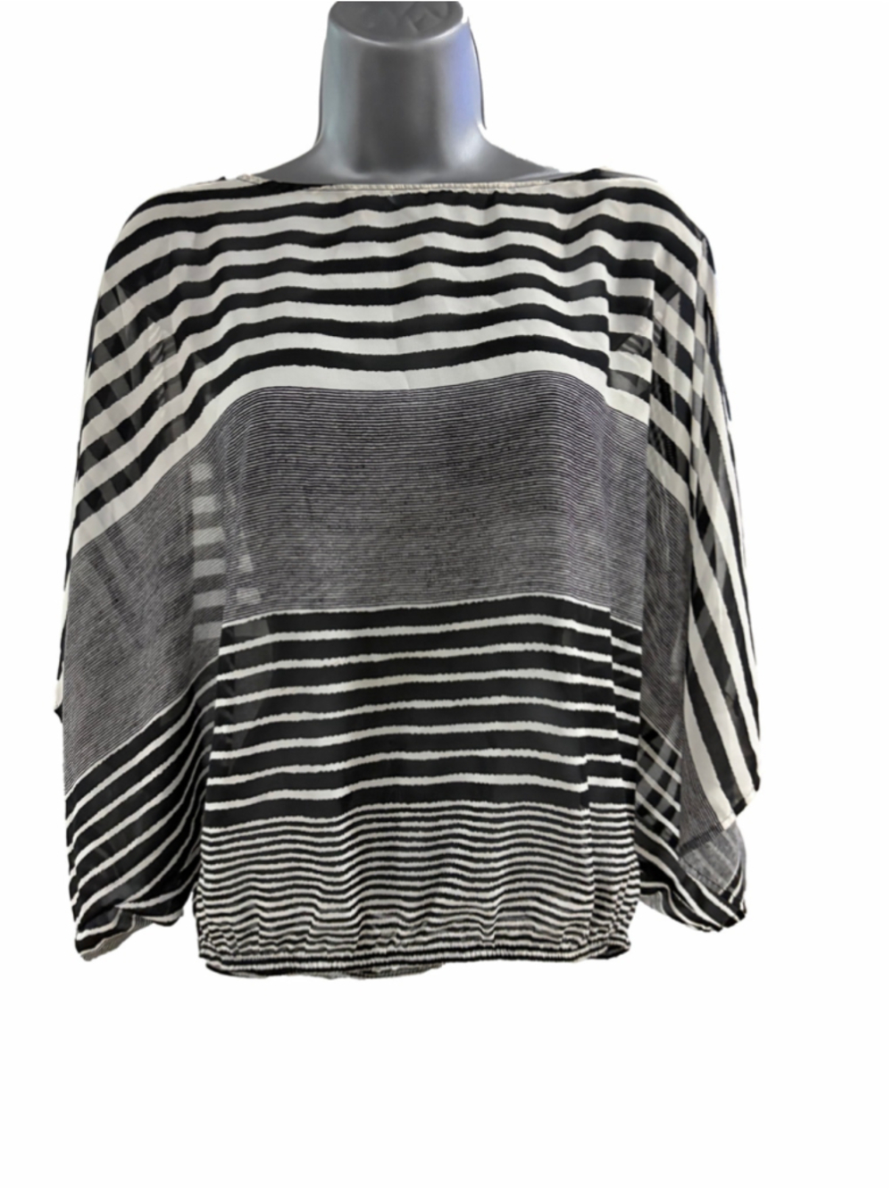 27. Women's Bobeau Striped Blouse Size medium Black and White